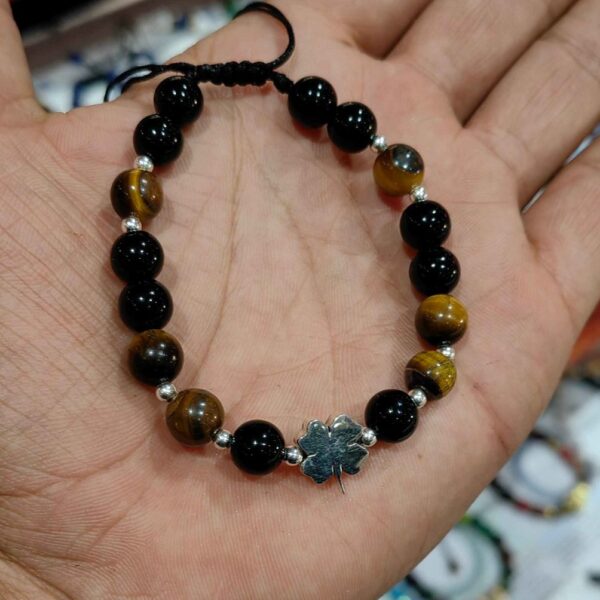 Trebol de la suerte obsidiana y ojo de tigre.